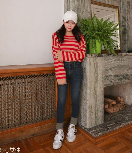 紅色條紋t恤怎么搭配？永不過時(shí)的搶眼元素