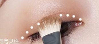 眼線刷硬了怎么回事？用后沒有及時(shí)清洗