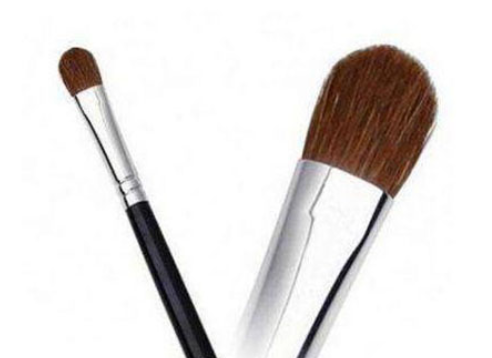 眼線刷硬了怎么回事？用后沒有及時(shí)清洗