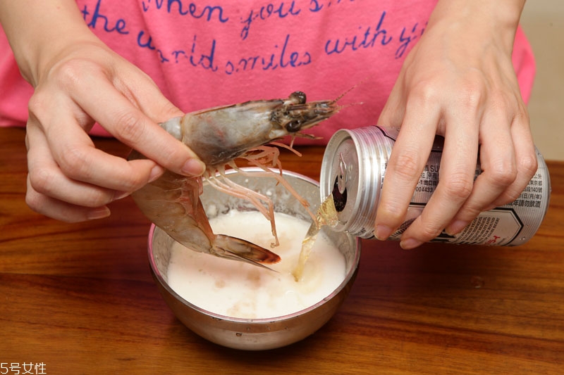 啤酒做菜有什么用處 啤酒做菜小技巧 啤酒做菜有什么用處 啤酒做菜小技巧