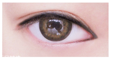 眼距太寬怎么畫眼線？眼頭尖角全描黑