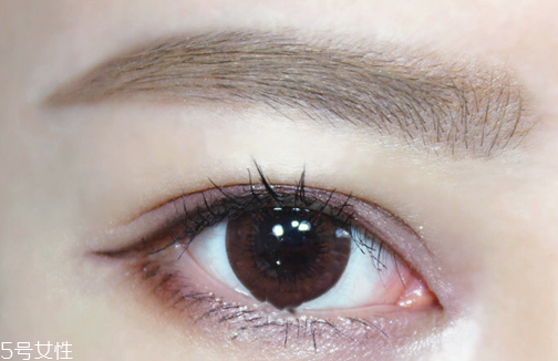 黑色眉筆怎么畫自然？淡掃眉毛輕下手