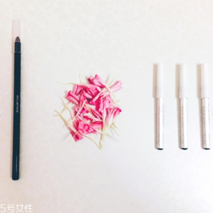 大眼睛怎么選眉筆顏色？眉色不可太淡