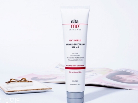 防曬噴霧和氣墊哪個先用？