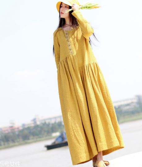 春天出游穿什么衣服好看？清新田園風撲面而來