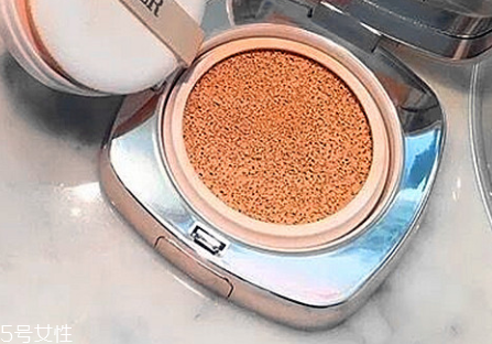 lamer新品2018奇跡煥彩氣墊粉底怎么樣？好用嗎？