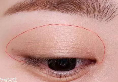 大地色眼影配什么顏色口紅？豆沙色超有氣質(zhì)