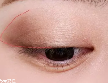 大地色眼影配什么顏色口紅？豆沙色超有氣質(zhì)