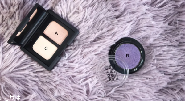 紫色眼影配什么口紅？配少女粉堪稱完美