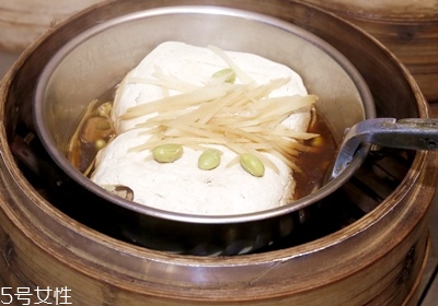 臭豆腐為什么那么臭吃起來香 臭豆腐為什么那么臭吃起來香