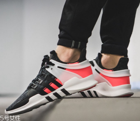 春天運(yùn)動(dòng)穿什么衣服？這些單品讓你更拉風(fēng)