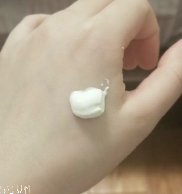 三款貴價(jià)防曬霜使用測(cè)評(píng) 人生一定要擁有一支的防曬霜 三款貴價(jià)防曬霜使用測(cè)評(píng) 人生一定要擁有一支的防曬霜