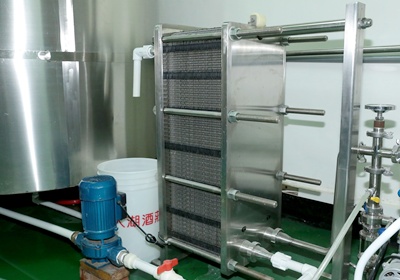 黑啤酒和白啤酒的區(qū)別 黑啤酒是什么做的 黑啤酒和白啤酒的區(qū)別 黑啤酒是什么做的