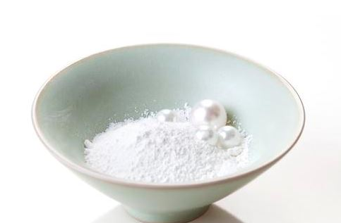 珍珠粉面膜用什么水最好 珍珠粉面膜的注意事項(xiàng) 珍珠粉面膜用什么水最好 珍珠粉面膜的注意事項(xiàng)
