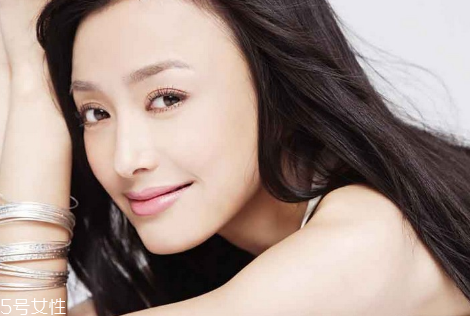 珍珠膏需要卸妝嗎 珍珠膏和bb霜的區(qū)別 珍珠膏需要卸妝嗎 珍珠膏和bb霜的區(qū)別