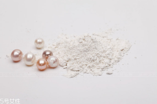 珍珠粉加什么做面膜能補(bǔ)水 珍珠粉面膜不要常做 珍珠粉加什么做面膜能補(bǔ)水 珍珠粉面膜不要常做