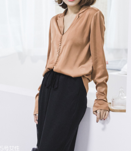 襯衫粘毛是質(zhì)量問題嗎？襯衫粘毛這樣解決