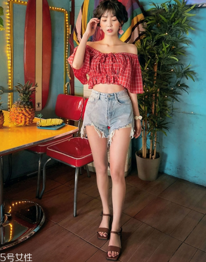 格子上衣配什么褲子好看？打造萌系少女范兒