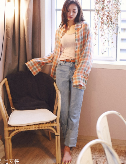 格子上衣配什么褲子好看？打造萌系少女范兒