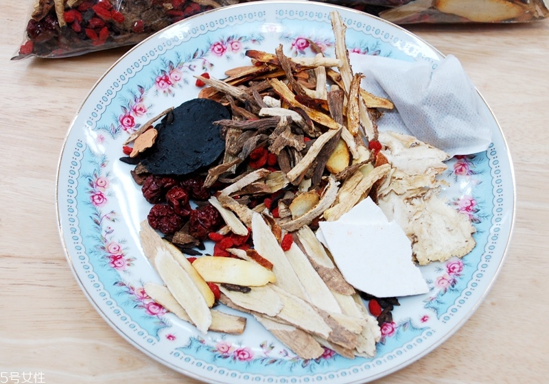 冬令進(jìn)補(bǔ)怎么吃 冬令進(jìn)補(bǔ)4個(gè)重點(diǎn) 冬令進(jìn)補(bǔ)怎么吃 冬令進(jìn)補(bǔ)4個(gè)重點(diǎn)