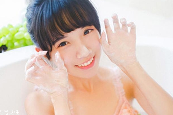 護(hù)膚品套裝好還是單品好？護(hù)膚小白成套用好處多