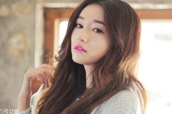 黃皮不適合什么口紅？這4個(gè)色號(hào)上唇是災(zāi)難