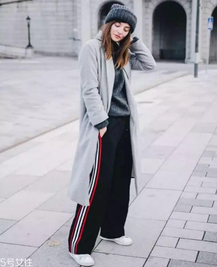 風衣可以配運動褲嗎？高級穿搭瞬間get