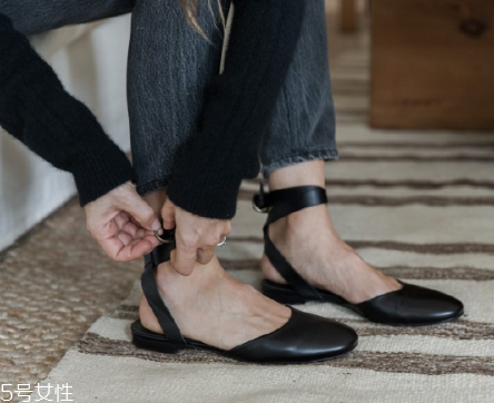 jenni kayne是什么牌子？平底鞋也能穿出大長腿