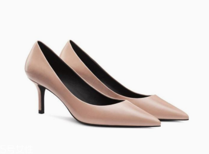 腿短粗適合穿什么鞋子？尖頭高跟鞋氣場兩米八