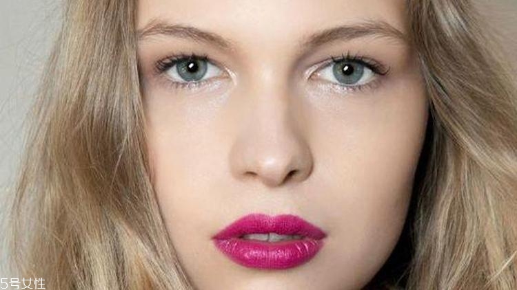 黃皮不適合什么口紅？這4個色號上唇是災難