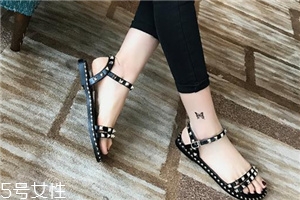 涼鞋上的黑印怎么去掉？這樣就能輕松去除