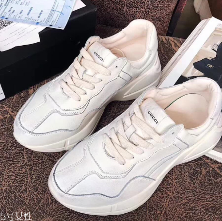 gucci老爹鞋有女款嗎？明星們?nèi)耸忠浑p