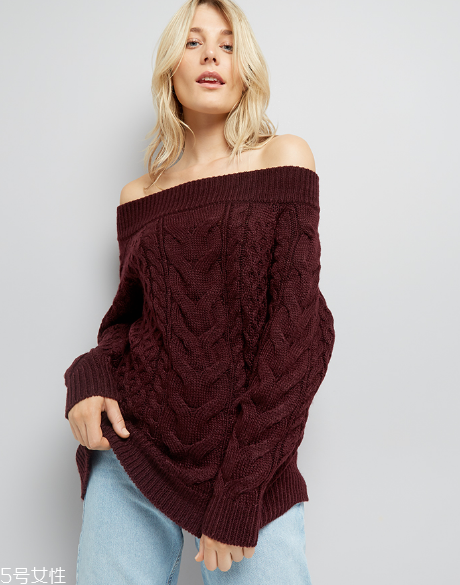 露肩上衣怎么搭配？屬于春天的小性感