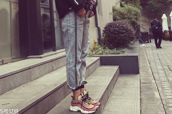 女式春夏運動鞋怎么挑？三種款式好搭又顯高