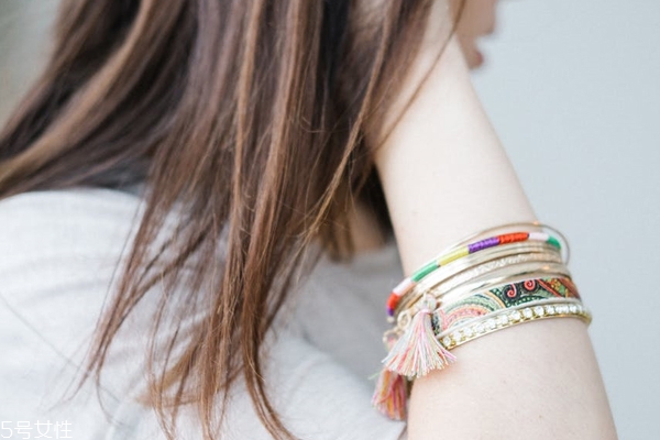 手鏈哪個(gè)牌子好看實(shí)惠？這些手鏈日常佩戴也很閃耀
