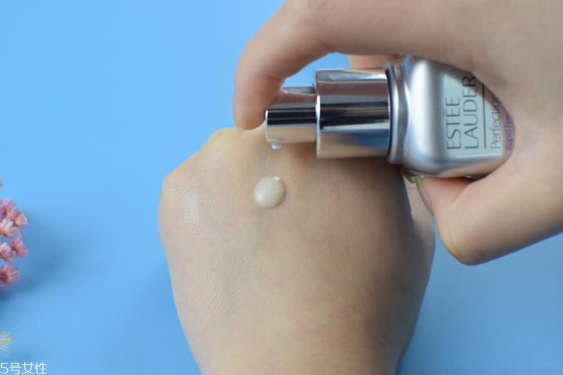 雅詩蘭黛線雕精華有用嗎？拯救表情紋