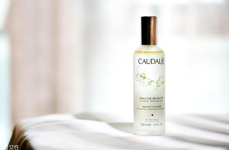 毛孔粗用什么化妝水好？盤點六款毛孔天敵