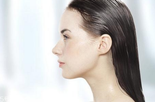 t區(qū)毛孔粗大有黑頭如何改善 牛奶加鹽可以去黑頭 t區(qū)毛孔粗大有黑頭如何改善 牛奶加鹽可以去黑頭