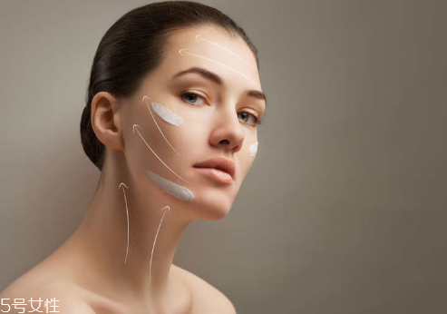 t區(qū)毛孔粗大有黑頭如何改善 牛奶加鹽可以去黑頭 t區(qū)毛孔粗大有黑頭如何改善 牛奶加鹽可以去黑頭