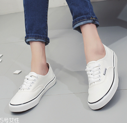 帆布鞋前面磨腳怎么辦？這幾招就能解決