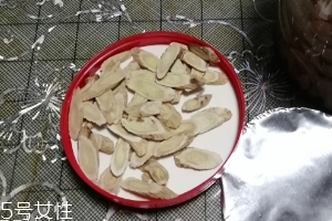 黃芪是大的好還是小的好？好壞跟大小無(wú)關(guān)