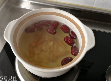 黃芪是大的好還是小的好？好壞跟大小無(wú)關(guān)