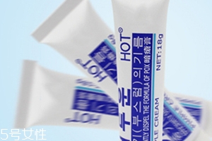 阿達(dá)帕林凝膠含激素嗎？