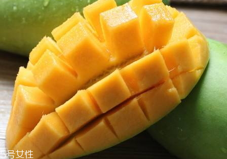 玉芒和青芒的區(qū)別 玉芒個(gè)頭比青芒要小 玉芒和青芒的區(qū)別 玉芒個(gè)頭比青芒要小