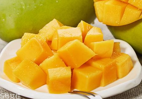 玉芒和青芒的區(qū)別 玉芒個(gè)頭比青芒要小 玉芒和青芒的區(qū)別 玉芒個(gè)頭比青芒要小