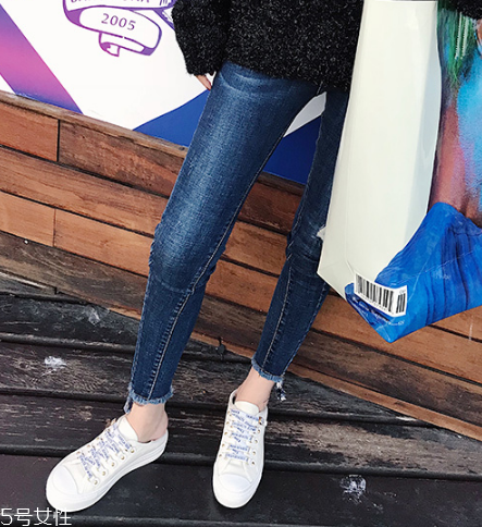 帆布鞋破洞了怎么補(bǔ)？帆布鞋修補(bǔ)方法