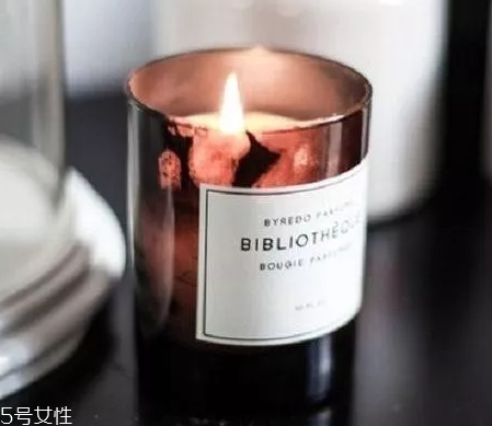 香薰蠟燭可以護膚嗎？燭油冷卻后能按摩肌膚