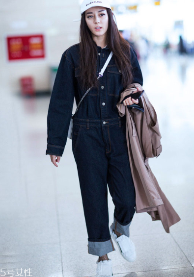 工裝連體褲怎么搭配？自帶摩登風采
