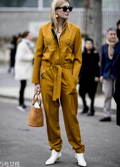 工裝連體褲怎么搭配？自帶摩登風采