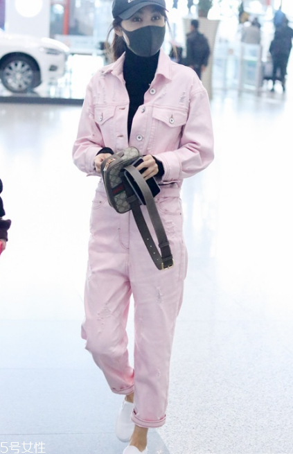 工裝連體褲怎么搭配？自帶摩登風采